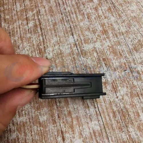 Car Connector For Mercedes-benz plug 1685450128 1 pin