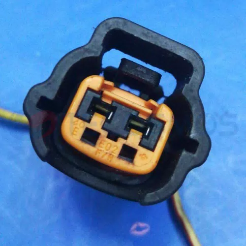 Car Connector For Two fuel injectors For Bluebird are produced on left middle and upper right CT2-0109M-2