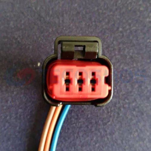Car Connector For sensor plug has 3 pins CT3-0015M-7