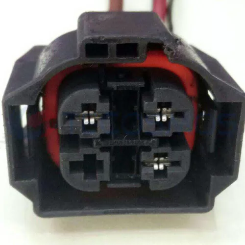 Car Connector For BMW electronic fan plug 8380376 has a dead hole with 3 wires and 4 pins CT4-0053M