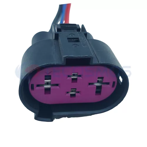 Automotive Electronic Fan Plug, Wiring Harness Connector, Socket Waterproof Shell Suitable for Buick 4pin Female CT4-0079M-2