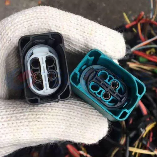Car Connector For 4pin plug For BMW F18 fuel pump assembly CT4-0119M - image 2
