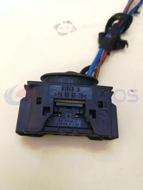Automotive Wiring Harness Connector Plug Waterproof Shell Suitable for BMW 5pin Female CT5-0019M - image 2