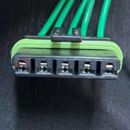 Car Connector For oil pump cover plug has 5 pins CT5-0079M-2