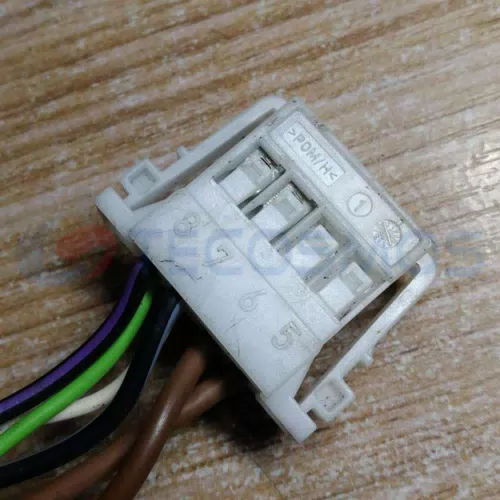 Car Connector For Mercedes-benz 0405457928 can be modified with black taillights of 8 pins CT8-0007M-5 - image 2