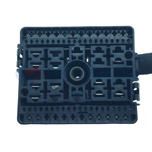 Automotive Fuse Box Plug Harness Connector Waterproof Shell for CAR 82 Pin Female CT82-0001M